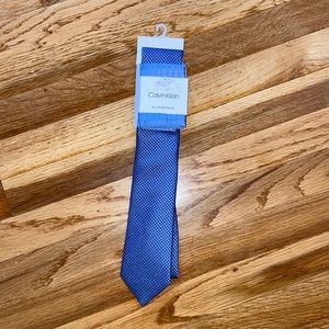 NWT - Calvin Klein - Tie & Pocket Square